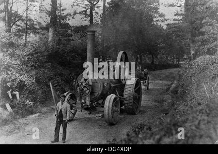 1869 Tasker Zugmaschine auf dem Weg von Andover, eine Landwirtschaftsausstellung in Southampton. Stockfoto