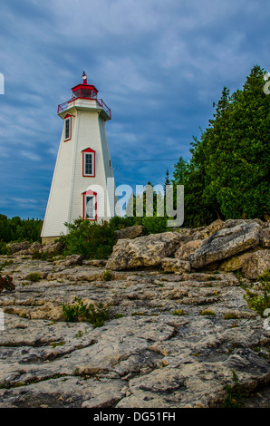 Die große Wanne Hafen Leuchtturm in Tobermory, Ontario. Stockfoto