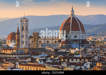 Die Basilica di Santa Maria del Fiore (Basilika der Heiligen Maria von der Blume) ist die wichtigste Kirche von Florenz Stockfoto