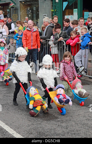 Kinder Schubkarren-Rennen, Moffat, Dumfries & Galloway, Schottland, Großbritannien Stockfoto