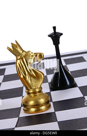 Neue Jahr Schach abstrakter Begriff. Gold Ritter in Krone als Symbol Jahr 2014 Stockfoto