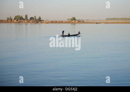 Romantische Atmosphäre am Fluss Niger in Mopti - Mali. Stockfoto