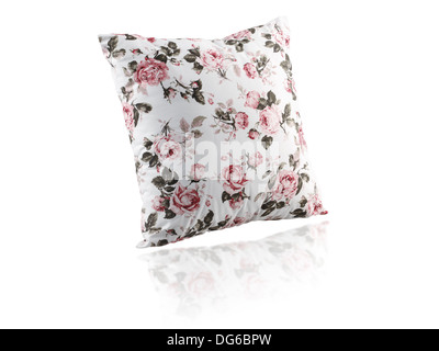 schöne und weiche Kissen isoliert auf weißem Hintergrund Stockfoto
