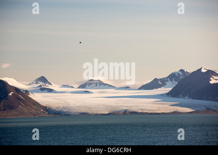 Ein Gletscher am Recherchefjorden auf westlichen Spitzbergen. Alle Svalbards Gletscher schwinden, sogar im Norden des Archiapelago obwohl Sie nur rund 600 Meilen vom Nordpol. Stockfoto