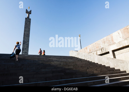 Denkmal für sowjetische Sieg im zweiten Weltkrieg an der Spitze der Kaskade Schritte. Yerevan, Armenien Stockfoto