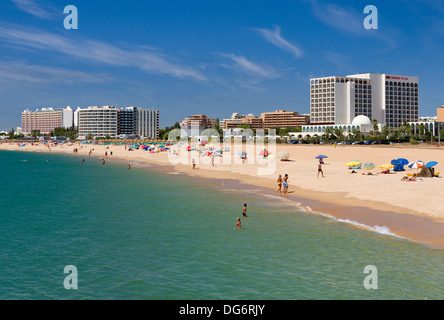 Portugal, Algarve, Vilamoura Hotels und Strand Stockfoto