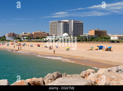 Portugal, Algarve, Vilamoura Hotels und Strand Stockfoto