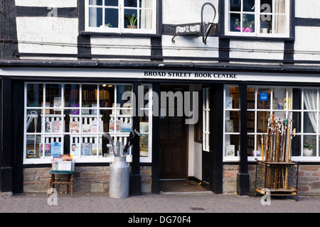 Hay-on-Wye einer Kleinstadt in Powys Wales berühmt für seine Buchhandlungen und Literaturfestival.  Broad Street Buch Zentrum Stockfoto
