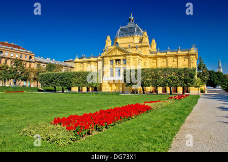 Kunstpavillon im bunten Park in Zagreb, Hauptstadt Kroatiens Stockfoto