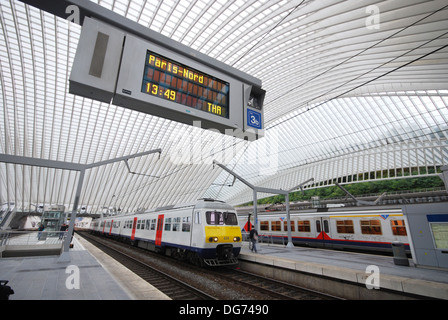 Bahnhof Liège-Guillemins entworfen vom Architekten Santiago Calatrava in Lüttich Belgien Stockfoto