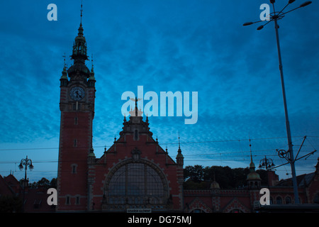 Alle Glowny Main Railway Station Neorenaissance (Neo-Renaissance) Baustil in Danzig, Polen Stockfoto