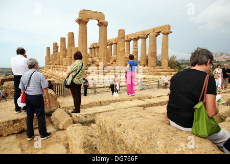 Der Tempel der Hera oder Juno Lacinia, Valley of the Temples, Agrigento, Sizilien, Italien. Stockfoto