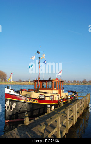 klassische Schlepper namens Dilles, Roermond Niederlande Stockfoto