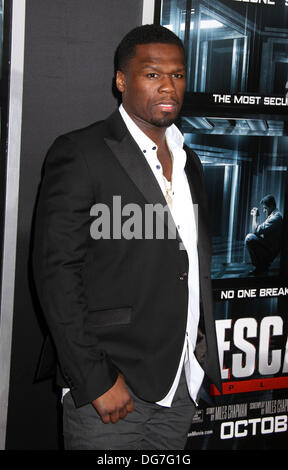 New York, New York, USA. 15. Oktober 2013. Schauspieler/Rapper CURTIS JACKSON aka 50 CENT besucht die New Yorker Premiere von "Escape Plan" im Regal E-Walk statt. Nancy Kaszerman/ZUMAPRESS.com/Alamy © Live-Nachrichten Stockfoto