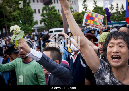 Anti-Atom Demonstration vor dem Hauptquartier der Regierung hatten (Kokkai oder Diät). Mannheim Stockfoto