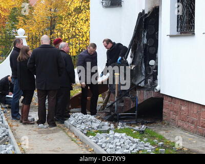 Danzig Polen 16. Oktober 2013 Feuer in der Moschee in Danzig, Nordpolen, ca. 4.40 Uhr Ortszeit am Mittwoch fing, Schäden an Türen und Teile der Erhebung. Ein polnischer Imam hat behauptet, einem mutmaßlichen Brandanschlag auf eine Moschee war "Revanche", denn der Chief Mufti von Polen ist weiterhin die verbotene Praxis der halal-Schlachtung Kredit Versprechen: Michal Fludra/Alamy Live News Stockfoto