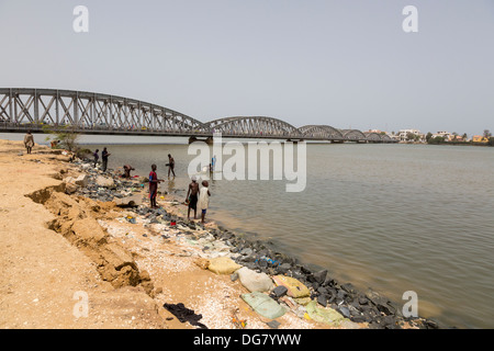 Senegal St. Louis. Pont Faidherbe Brücke über den Fluss Senegal, gebaut 1897. Stockfoto