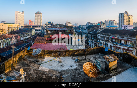 Blick über die Dächer, Yangon, Myanmar, Asien Stockfoto