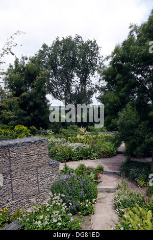 DIE ROBINSON VERSUNKENE GARTEN IN RHS HYDE HALL. ESSEX UK. Stockfoto