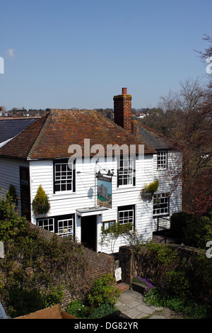 YPERN CASTLE INN. AKA DIE SCHEIBENWISCHER. RYE EAST SUSSEX UK. Stockfoto