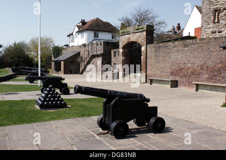 DER GUNGARDEN-YPERN-TURM. RYE EAST SUSSEX. UK Stockfoto