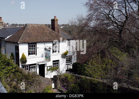 YPERN CASTLE INN. AKA DIE SCHEIBENWISCHER. RYE EAST SUSSEX UK. Stockfoto