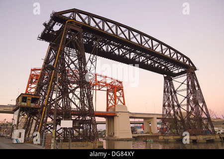 Nicolas Avellaneda Brücke in La Boca, Buenos Aires, ist dies ein sehr beliebtes Touristenziel in Buenos Aires, Argentinien Stockfoto