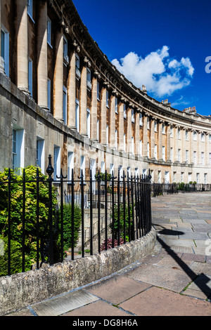 Teil der georgischen geschwungene Fassade des Reihenhäuser in The Royal Crescent, Bad. Stockfoto