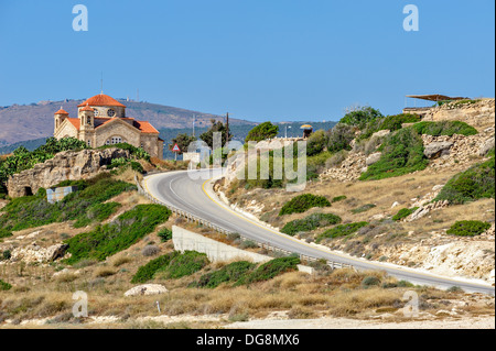 Landschaft mit Kirche Agios Gergios auf Zypern Stockfoto