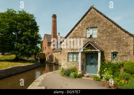 Die Mühle am Lower Slaughter, Gloucestershire, England Stockfoto