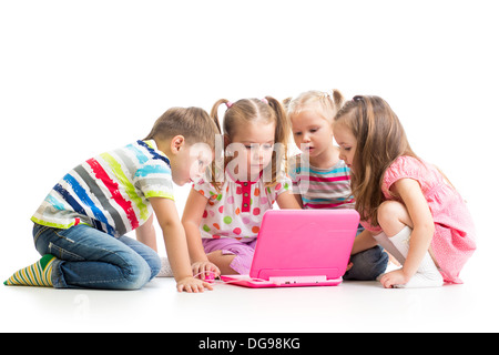 Freundeskreis Kinder spielen auf dem laptop Stockfoto