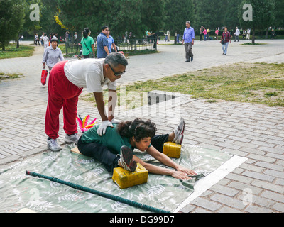 China, Beijing, Tai Chi im park Stockfoto