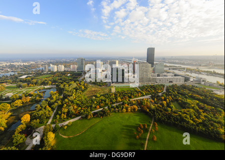 Wien, Skyline, Donaustadt, DC Tower 1, 2013, höchstes Gebäude Wiens, 250 m, Architekt Dominique Perrault Stockfoto