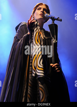 Florenz Welch von Florence and The Machine führt auf der Bühne bei einem Ausverkauf Auftritt im Alexandra Palace Stockfoto