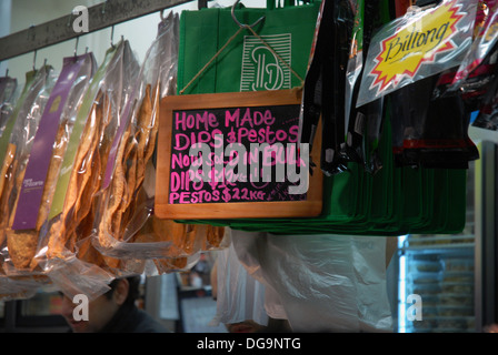 Die größte öffnen Luftverkehrsmarkt in der südlichen Hemisphäre, Queen Victoria Markets Melbourne, Victoria, Australien. Stockfoto