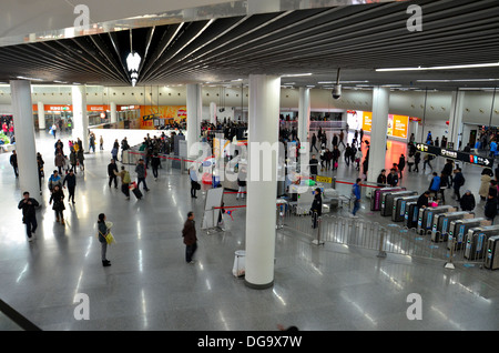 Halle am Peoples Square U-Bahn Station Shanghai, China Stockfoto