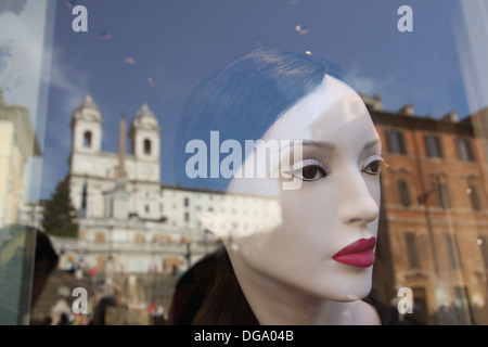 Christian Dior-Schaufenster von der spanischen Treppe in Rom Italien Stockfoto