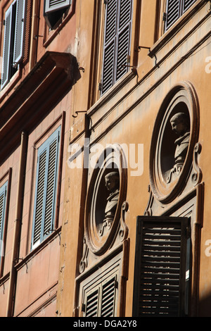 darauf aufbauend Fassade via del Babuino street Straße in Rom Italien Stockfoto