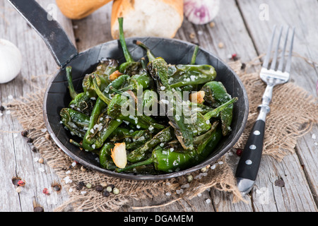 Teil des Fres gemacht Pimientos de Padron Stockfoto