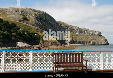 Great Orme vom Pier Llandudno Conwy Wales UK Stockfoto