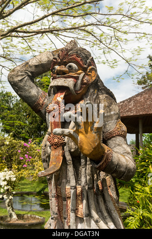 Nahaufnahme des traditionellen balinesischen Gott Statue in Zentral-Bali Tempel Stockfoto