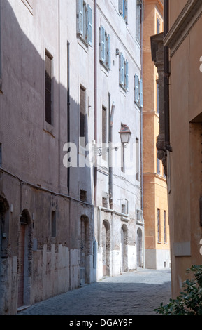 Eine alte Seitenstraße im zentralen Rom Italien Stockfoto