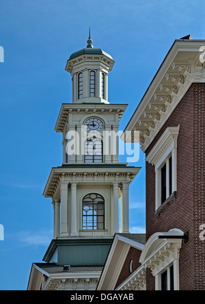 Eine Seitenansicht der wedding-Hochzeitstorte-Stil-Tower in Camden, jetzt auch bekannt als Camden Yards, in Baltimore, Maryland. Stockfoto