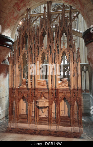 Das Grab von König Edward II im Inneren der Kathedrale von Gloucester, Gloucester, Glous, UK. Stockfoto