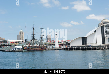 Captain Cooks Schiff "Endeavour" an der Australian National Maritime Museum in Darling Harbour Stockfoto
