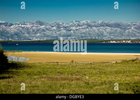 Königin der Sandstrand in Nin und Velebit Gebirge, Kroatien Stockfoto