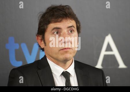 Madrid, Madrid, Spanien. 18. Oktober 2013. TV-Moderatorin Manel Fuentes (Manuel Fuente) besucht eine Pressekonferenz für Goyas Gala wie neue Moderatorin der Veranstaltung am 18. Oktober 2013 in Madrid, Spanien. Bildnachweis: Jack Abuin/ZUMAPRESS.com/Alamy Live-Nachrichten Stockfoto