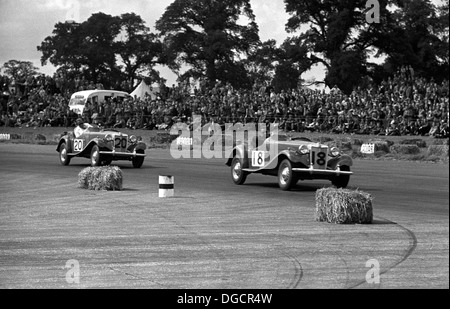 MG-TCs racing in der International Trophy in Silverstone, England 1950. Stockfoto