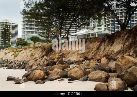 Küstendüne Schäden nach einem großen Sturm am Main Beach auf die Gold Coast in Queensland. Stockfoto