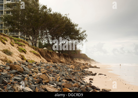 Küstendüne Schäden nach einem großen Sturm am Main Beach auf die Gold Coast in Queensland. Stockfoto